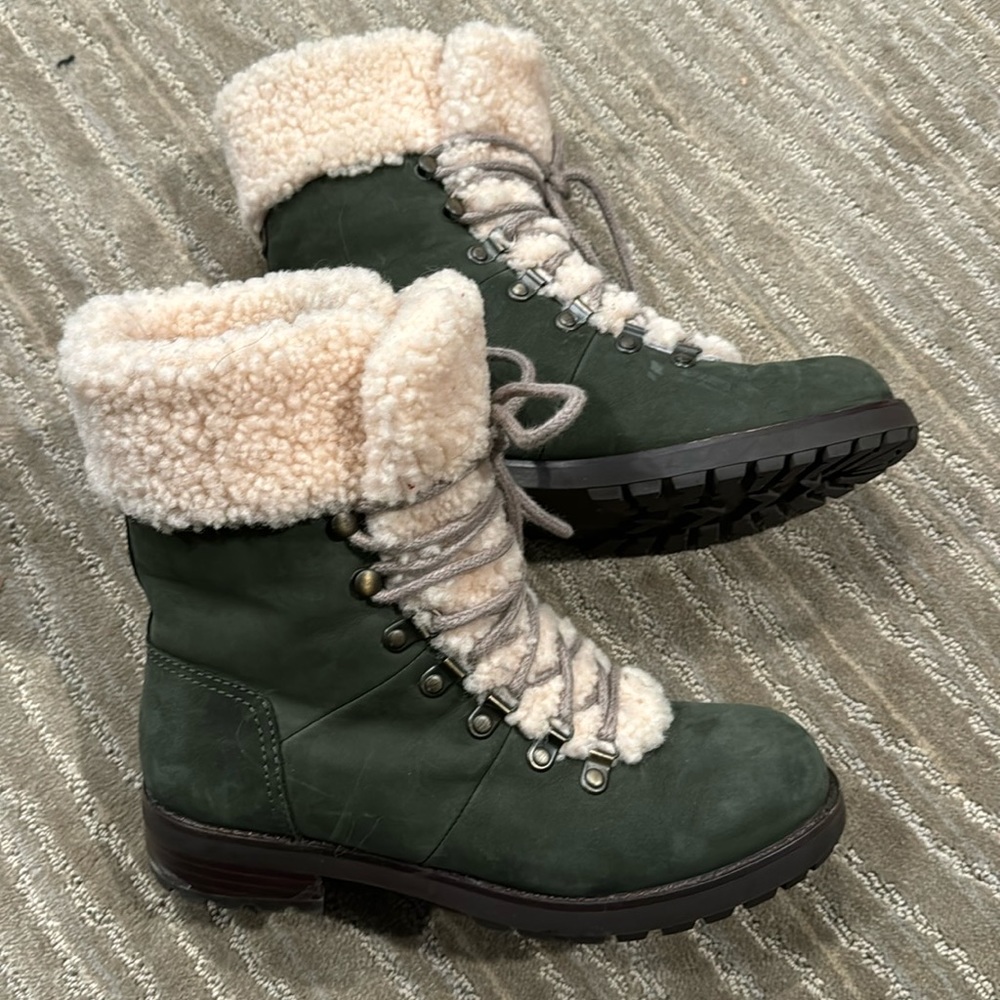 UGG Fraser Boots